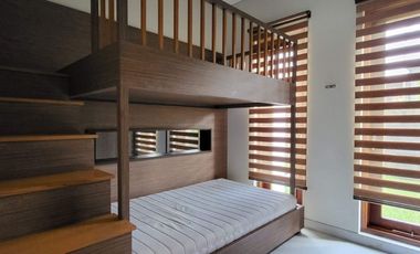 RUMAH BAGUS 2 LANTAI MINIMALIS MODERN LINGKUNGAN NYAMAN SIAP HUNI DI BATUNUNGGAL BANDUNG