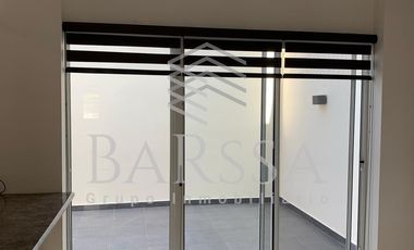 Renta Casa Puerta de Hierro 3 Niveles con Excedente de Terreno