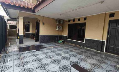 Di Jual Rumah murah 2 lt, tidak banjir dekat Mall Galaxy,di Masnaga Jakasampurna. Bekasi