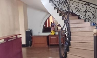 HOT SALE Gedung kantor 3 lantai + ROOFTOP Lift, Semi Furnished, SHM Di Kemang Jak Sel  CL 626