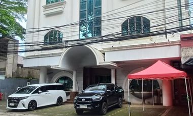 HOT SALE Gedung kantor 3 lantai + ROOFTOP Lift, Semi Furnished, SHM Di Kemang Jak Sel  CL 626