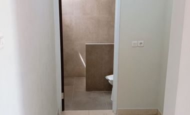 RUMAH MEWAH 2 LANTAI LINGKUNGAN ASRI SEJUK SIAP HUNI DI JAYAGIRI LEMBANG