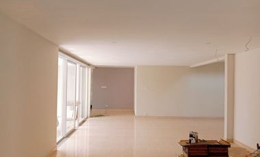 RUMAH MEWAH 2 LANTAI LINGKUNGAN ASRI SEJUK SIAP HUNI DI JAYAGIRI LEMBANG