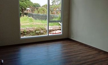 RUMAH MEWAH 2 LANTAI LINGKUNGAN ASRI SEJUK SIAP HUNI DI JAYAGIRI LEMBANG