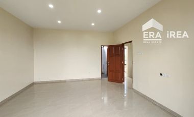 RUMAH BARU DIJUAL DI SOLO BARU DEKAT DENGAN DR OEN SOLO BARU DAN THE PARK MALL PAKUWON MALL