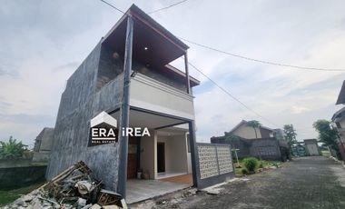 RUMAH BARU DIJUAL DI SOLO BARU DEKAT DENGAN DR OEN SOLO BARU DAN THE PARK MALL PAKUWON MALL