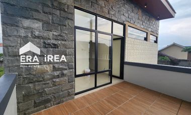 RUMAH BARU DIJUAL DI SOLO BARU DEKAT DENGAN DR OEN SOLO BARU DAN THE PARK MALL PAKUWON MALL