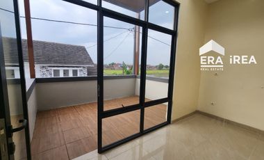 RUMAH BARU DIJUAL DI SOLO BARU DEKAT DENGAN DR OEN SOLO BARU DAN THE PARK MALL PAKUWON MALL