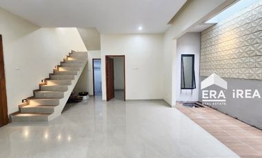 RUMAH BARU DIJUAL DI SOLO BARU DEKAT DENGAN DR OEN SOLO BARU DAN THE PARK MALL PAKUWON MALL