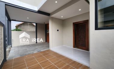 RUMAH BARU DIJUAL DI SOLO BARU DEKAT DENGAN DR OEN SOLO BARU DAN THE PARK MALL PAKUWON MALL