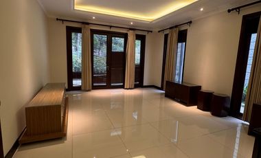 Hook Rumah Graha Family di Kawasan Elit With Perabot