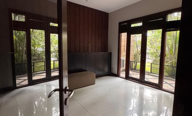 Hook Rumah Graha Family di Kawasan Elit With Perabot