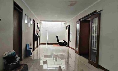 HARGA MURAH RUMAH LUAS TEPI JALAN DI CIMAHI TENGAH CIMAHI