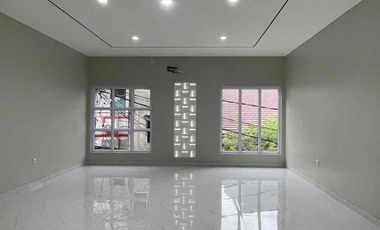 Dijual Rumah Baru 3 Lantai Row Jalan 2 Mobil di Jelambar