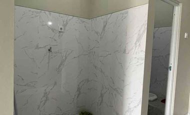 Dijual Rumah Baru 3 Lantai Row Jalan 2 Mobil di Jelambar