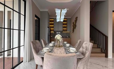 Hunian Eksklusif American Classic 3 Lantai Rooftop Dekat Tol Cijago Cibubur, Bekasi