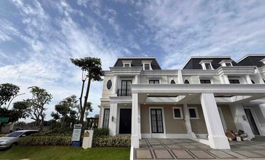 Hunian Eksklusif American Classic 3 Lantai Rooftop Dekat Tol Cijago Cibubur, Bekasi