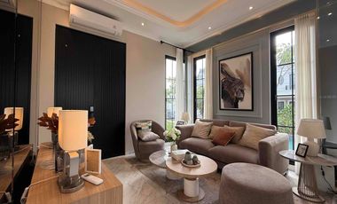 Hunian Eksklusif American Classic 3 Lantai Rooftop Dekat Tol Cijago Cibubur, Bekasi