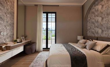 Hunian Eksklusif American Classic 3 Lantai Rooftop Dekat Tol Cijago Cibubur, Bekasi