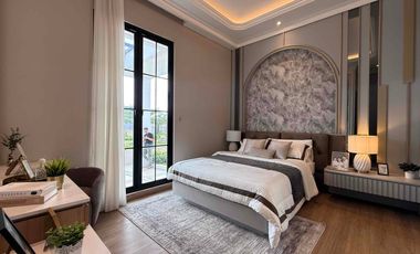 Hunian Eksklusif American Classic 3 Lantai Rooftop Dekat Tol Cijago Cibubur, Bekasi