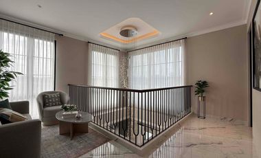 Hunian Eksklusif American Classic 3 Lantai Rooftop Dekat Tol Cijago Cibubur, Bekasi