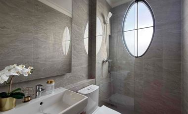 Hunian Eksklusif American Classic 3 Lantai Rooftop Dekat Tol Cijago Cibubur, Bekasi