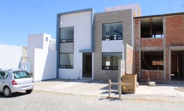 Preciosa casa de 3 recámaras en Punta del Sol Residencial cerca de CU y CU2