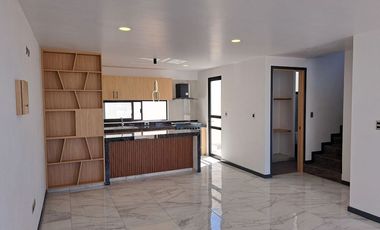 Preciosa casa de 3 recámaras en Punta del Sol Residencial cerca de CU y CU2