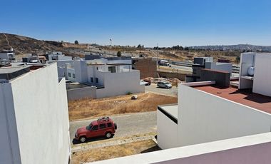 Preciosa casa de 3 recámaras en Punta del Sol Residencial cerca de CU y CU2