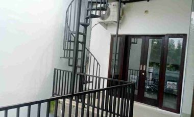 dijual rumah semi villa kawasan taman mumbul Nusa dua