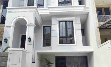Rumah Baru 3Lantai Classic Modern, GRaha Family 4M-an