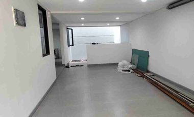 Rumah Baru 3Lantai Classic Modern, GRaha Family 4M-an