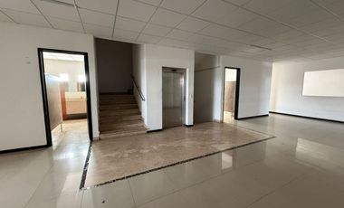 EDIFICIO EN VENTA ZONA GALERIAS SERDAN