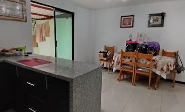 VENTA Casa Conjunto Seguro Tres Dormitorios San Juan de Calderón