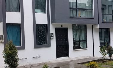VENTA Casa Conjunto Seguro Tres Dormitorios San Juan de Calderón