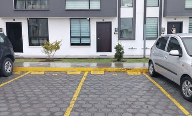VENTA Casa Conjunto Seguro Tres Dormitorios San Juan de Calderón