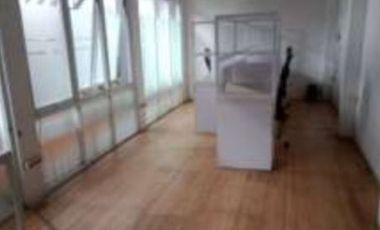 RUANG USAHA LUAS STRATEGIS LOKASI RAMAI SIAP PAKAI DI CIHAPIT BANDUNG