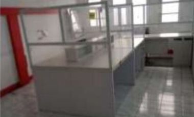 RUANG USAHA LUAS STRATEGIS LOKASI RAMAI SIAP PAKAI DI CIHAPIT BANDUNG