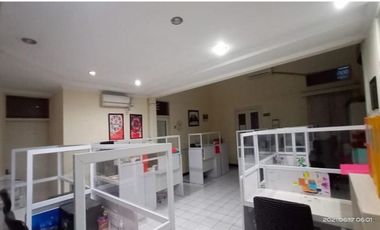 RUANG USAHA LUAS STRATEGIS LOKASI RAMAI SIAP PAKAI DI CIHAPIT BANDUNG