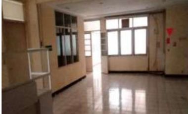 RUANG USAHA LUAS STRATEGIS LOKASI RAMAI SIAP PAKAI DI CIHAPIT BANDUNG