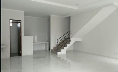 RUMAH IDAMAN 2 LANTAI MINIMALIS MODERN SIAP HUNI DI BATUNUNGGAL BANDUNG