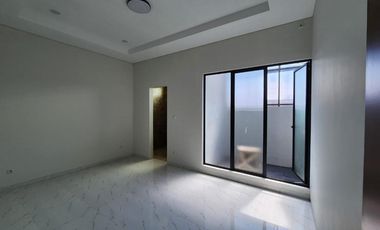 RUMAH KEREN 2 LANTAI MINIMALIS MODERN LINGKUNGAN NYAMAN SIAP HUNI DI BATUNUNGGAL BANDUNG