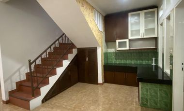 Sewa Rumah Furnished Cluster Ahmad Yani Puri Tirta Kencana One Gate System | SW079