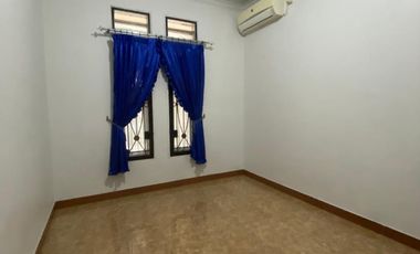 Sewa Rumah Furnished Cluster Ahmad Yani Puri Tirta Kencana One Gate System | SW079