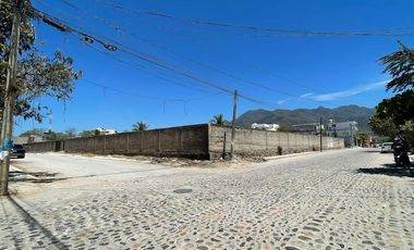 TERRENO COMERCIAL EN RENTA