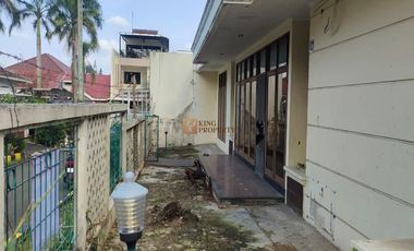 LOkasi strategis Shm! Hook Old but Gold! Nego sampai deal lokasi strategis Dijual rumah intercon kebon jeruk