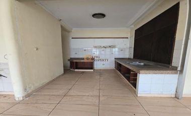 LOkasi strategis Shm! Hook Old but Gold! Nego sampai deal lokasi strategis Dijual rumah intercon kebon jeruk