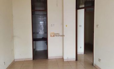LOkasi strategis Shm! Hook Old but Gold! Nego sampai deal lokasi strategis Dijual rumah intercon kebon jeruk
