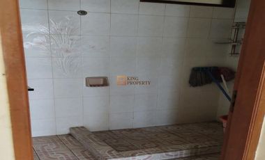 LOkasi strategis Shm! Hook Old but Gold! Nego sampai deal lokasi strategis Dijual rumah intercon kebon jeruk