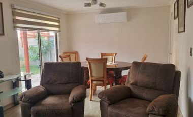 VENDE HERMOSA CASA EN BARRIO EL POLO DE MACHALI